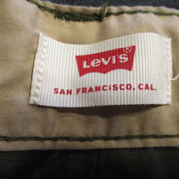 Levi NEW Men Size 28 Black Green Brown Pockets Camouflage Cargo Shorts - Picture 4 of 8